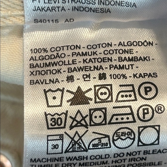 Levi’s Wedgie High-Waist Button-Fly Ankle Crop Jeans Size 30 Cream - Picture 15 of 16